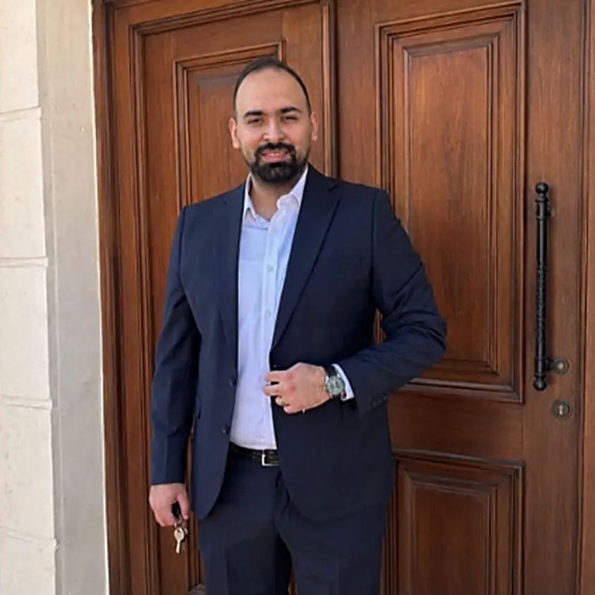 الدكتور راكان أحمد عبابنة، أخصائي أمراض اللثة وزراعة الأسنان